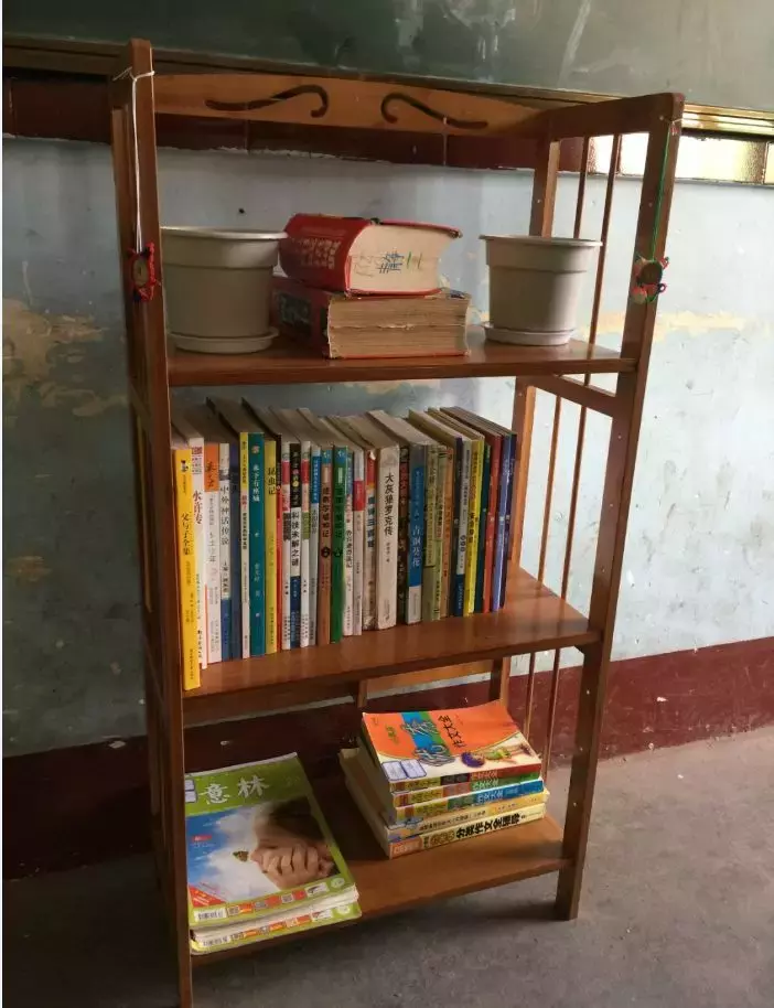 我是一道微光，却想给你灿烂的光芒——大学生如何为家乡建图书室