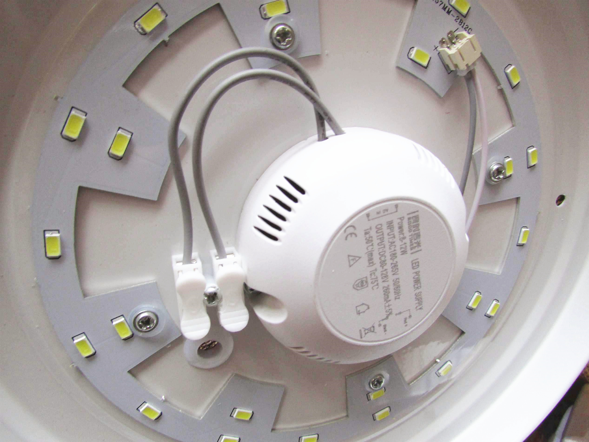 吸顶灯怎么拆 老式吸顶灯怎么拆-丹霞百科