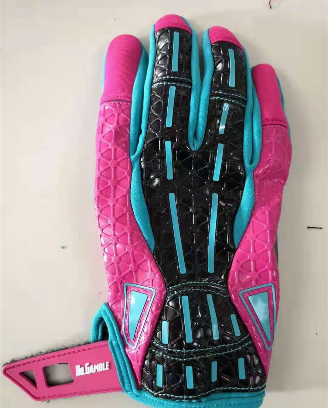 小编因揭示大网红CSGO 奥丁恰“人血馒头”’！竟被嘲讽