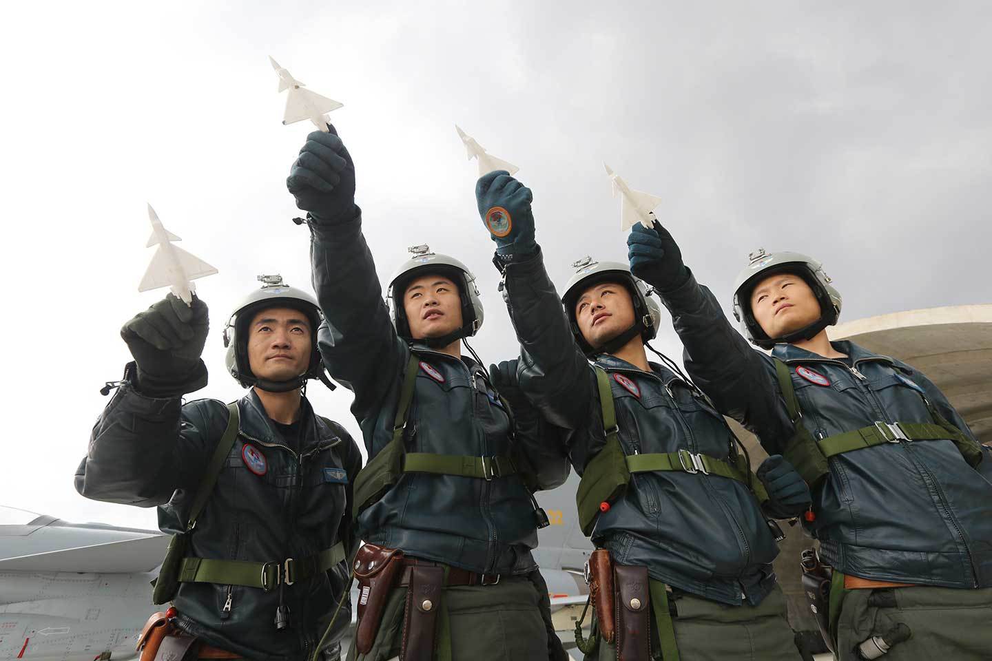 空军、海军、民航招飞来了，这三者分别有哪些要求？