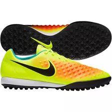 足球pu和超级纤维哪个好（如何挑选足球鞋？）