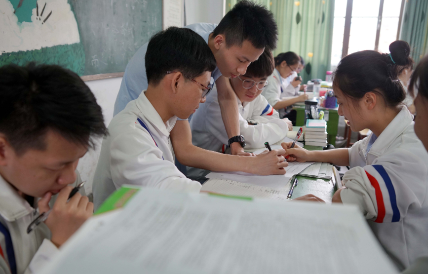 新高考实施第一年，两科老师已经感受到“生存危机”，面临下岗