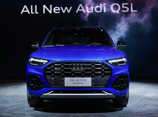外观内饰升级，OLED数字尾灯，轴距2907mm，实拍新款奥迪Q5L