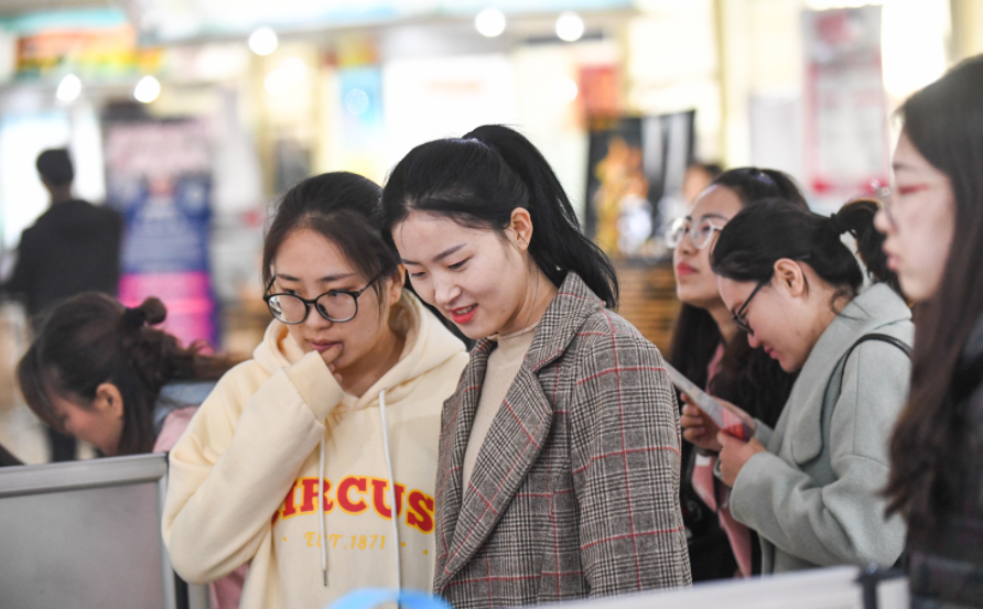 又一“铁饭碗”开始招聘，五险二金是标配，专科生年薪有望超10万