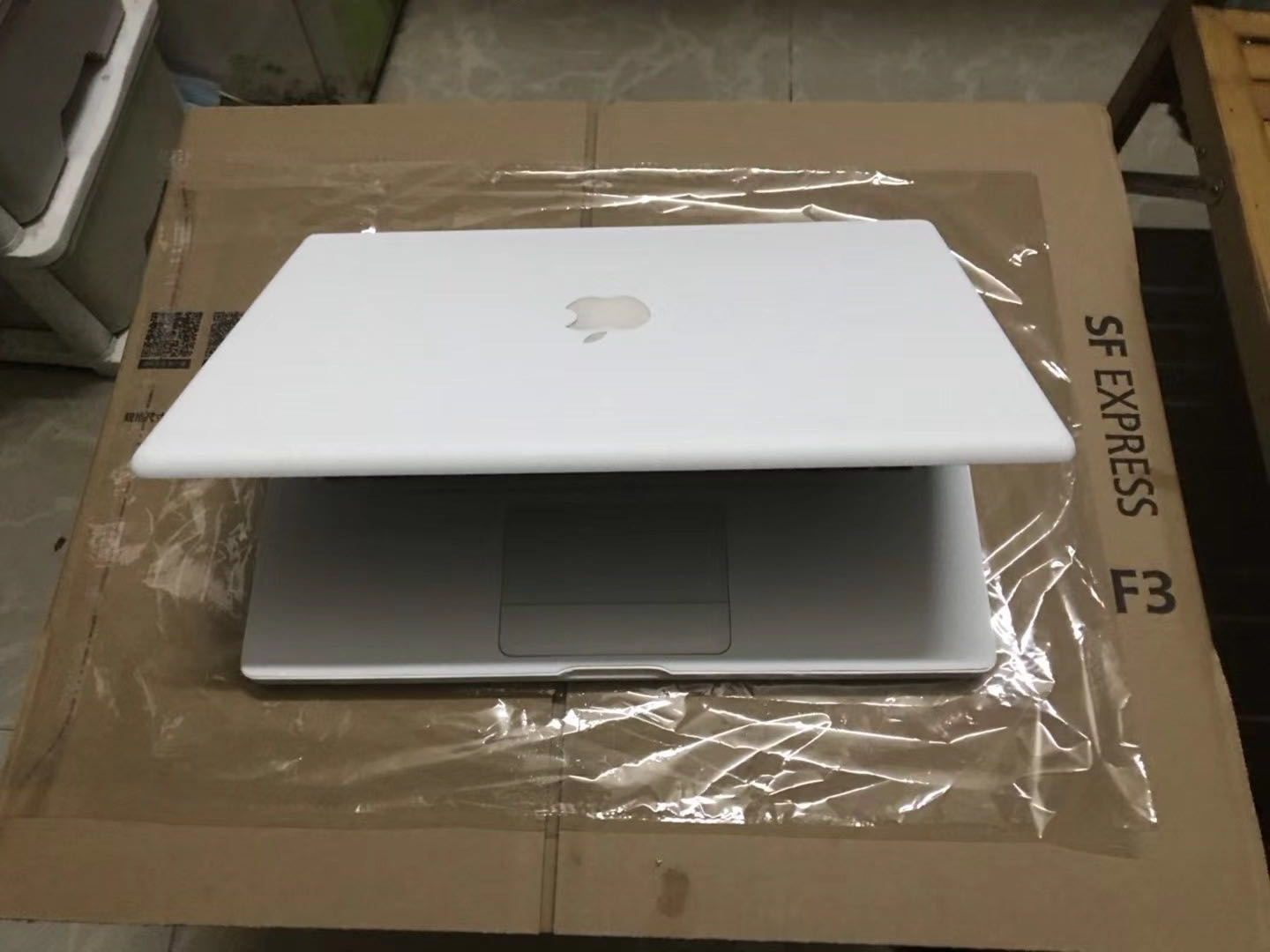 经典怀旧苹果macbook笔记本a1181小白电脑