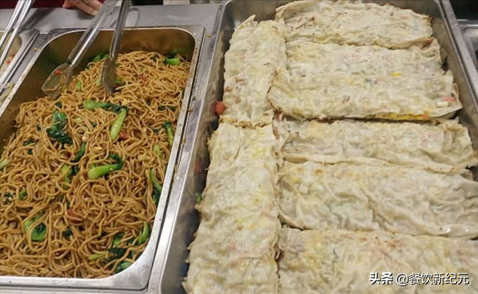 看完南方大学的食堂，再看北方大学的食堂，网友：差距真大啊