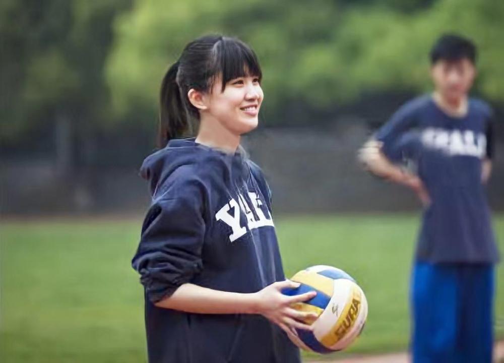 湖南美女学霸放弃高考，以7科满分考入剑桥，直言从不用父母管