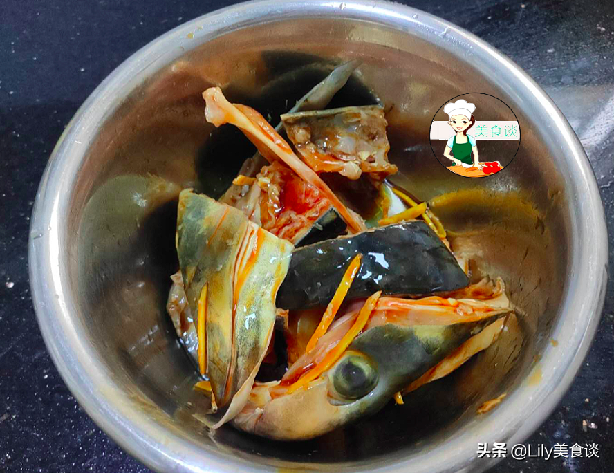 冷天，家人最馋我做的腐竹鱼头煲，焖一锅特鲜美，好吃营养又好做