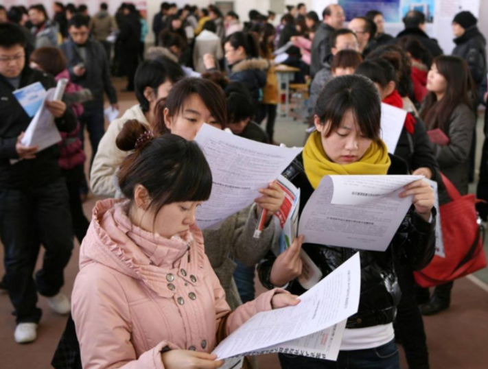大学生迎来4个新政策，缓解“就业难”的问题，家长可以放心了