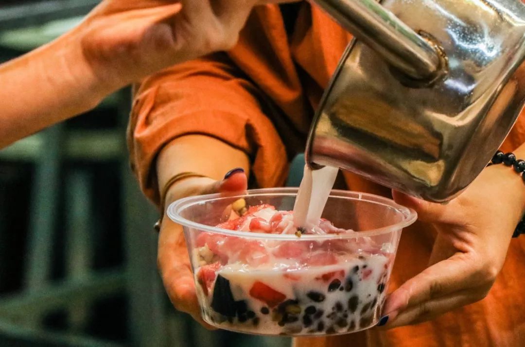 南京高校后街Battle战，一街更比一街香