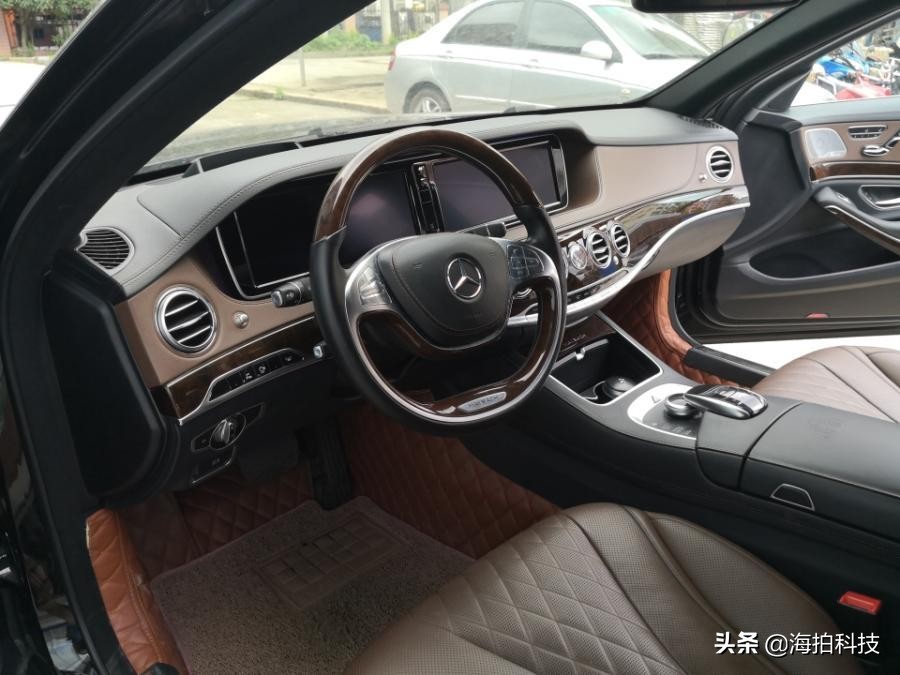 湖南省邵阳市拍卖成功一辆奔驰迈巴赫S400汽车，成交价944,000元