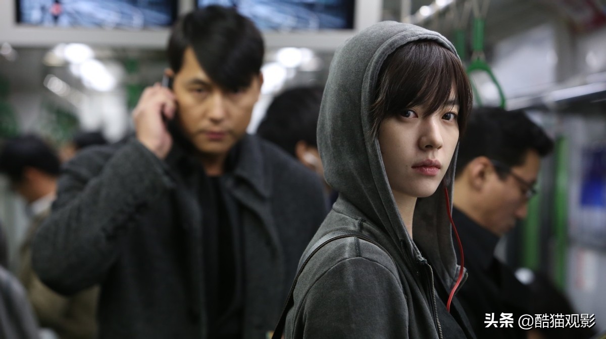 受到危机四伏的追踪却都能幸运逃脱的秘密犯罪者之间惊心动魄的对决