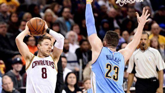 nba为什么要手环（NBA被明令禁止的装备：运动手环也不能戴，乔丹AJ鞋颜色太骚被禁）