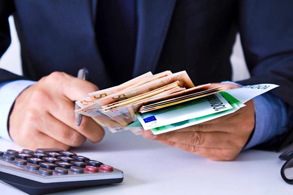 出纳的工作内容?和钱打交道最多的职位,出不得半点儿差错