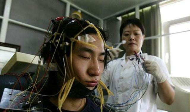 杨永信的“网戒”内幕：自我标榜清苦义行，4年入账8100万