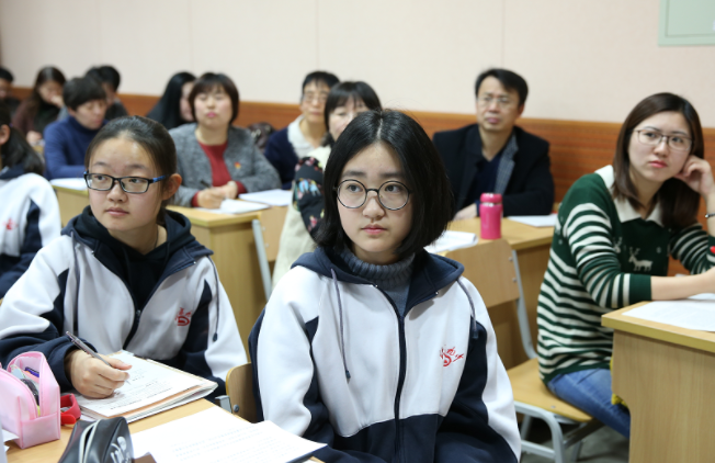 资深教师任职多年，发现班上数学好的学生，往往有3个共同特点