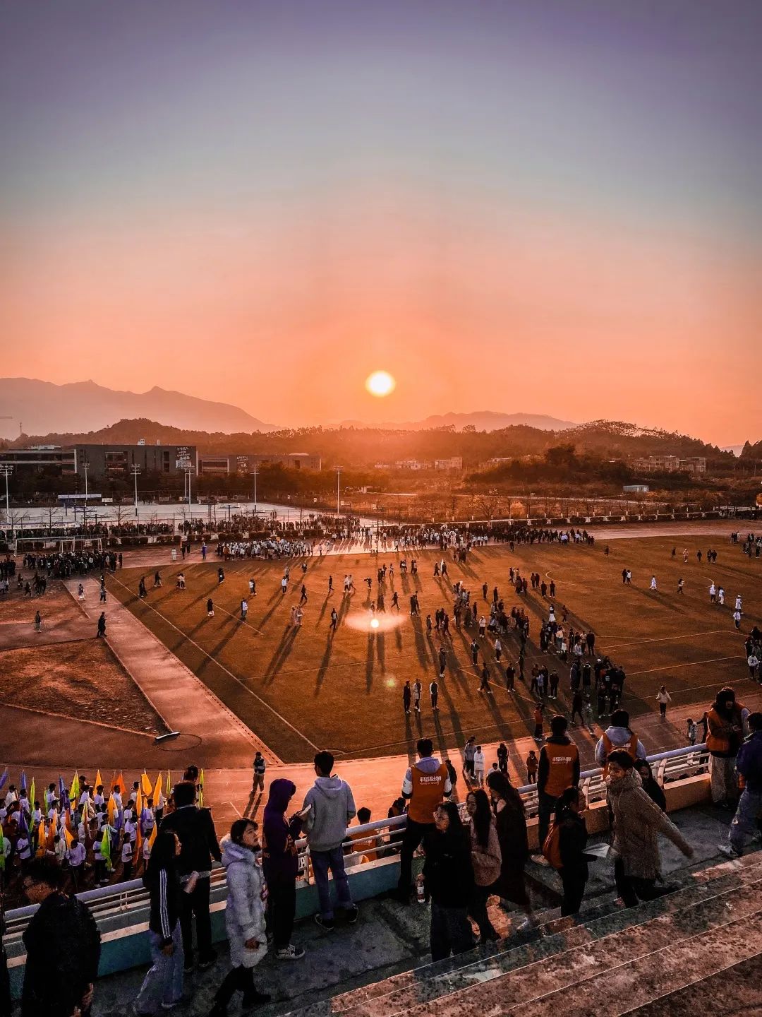 广东这所大学有广州、清远两校区。虽然是民办，但是环境超美