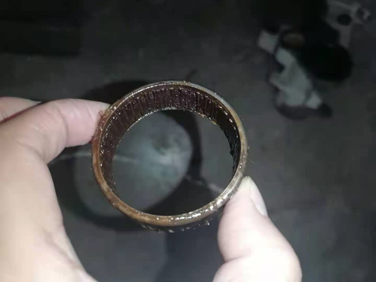 法系车的设计是修理工的烦恼，别人不愿意干，207更换后桥轴承
