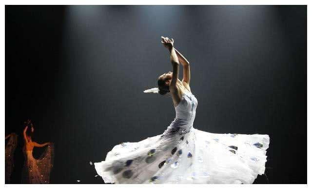 孔雀公主杨丽萍：30岁成名，42岁回归大山，60岁仍在起舞