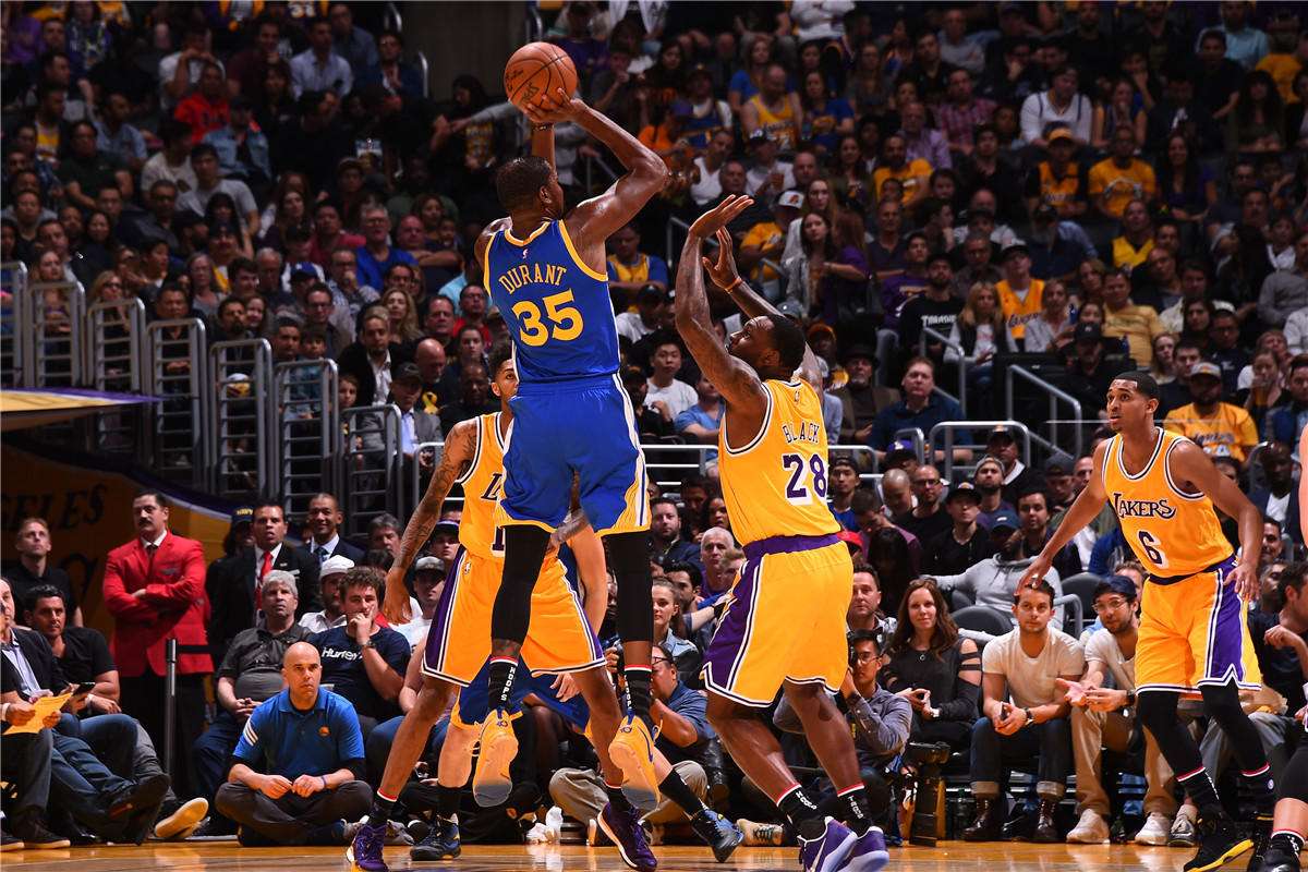 nba明星招牌动作有哪些（NBA现役5大球星招牌动作！全世界都知道他们要干什么，就是防不住）-趣拿体育