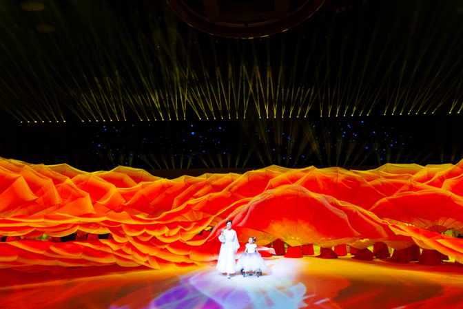 ȫ����ʮһ����˻��ߵڰ˽��ذ»ῪĻʽ����չ�ݲ��