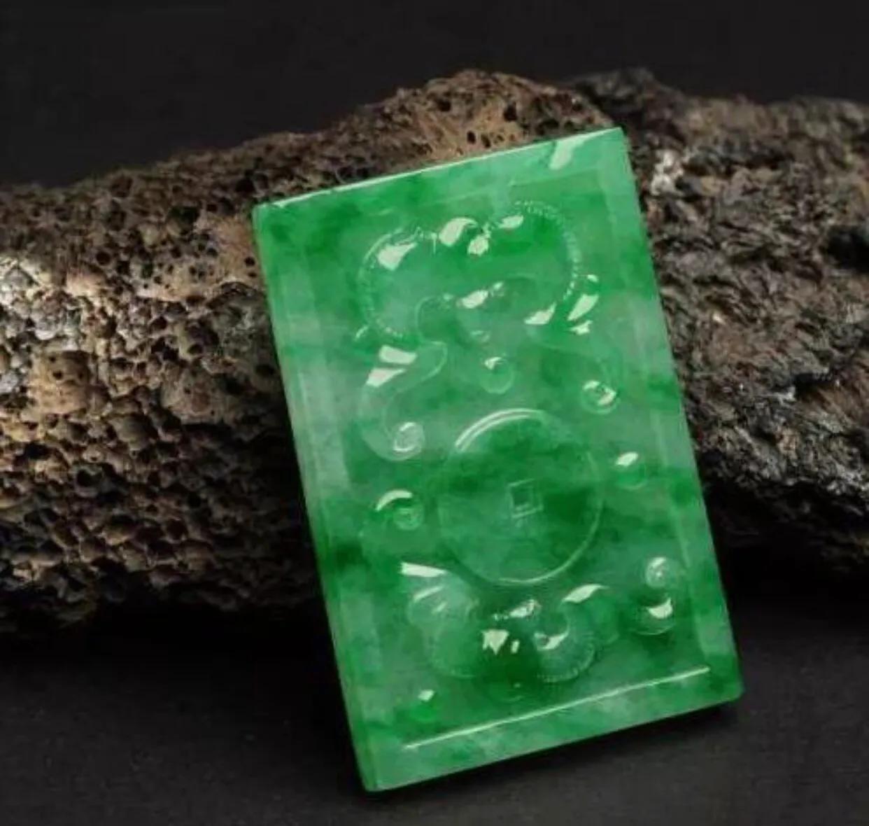 市面上那些合成翡翠是什么?跟天然翡翠有什么区别?