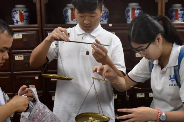 辽宁“没落的”医科大学，曾经是全国第一高校，如今却是双非大学