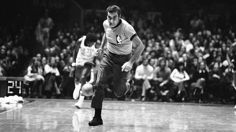 nba官员有哪些（最好的NBA裁判是什么样子的？盘点名人堂级别的裁判，不输巨星）