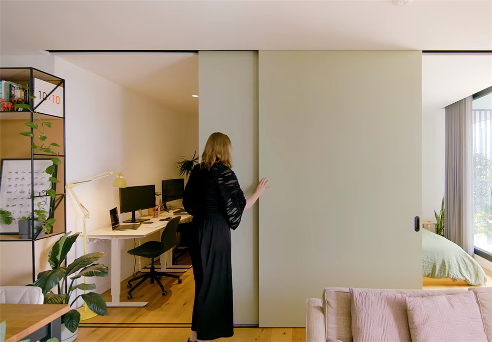 独居姑娘的1室2厅小家，55㎡面积做成开放式，卧室推拉门太实用了