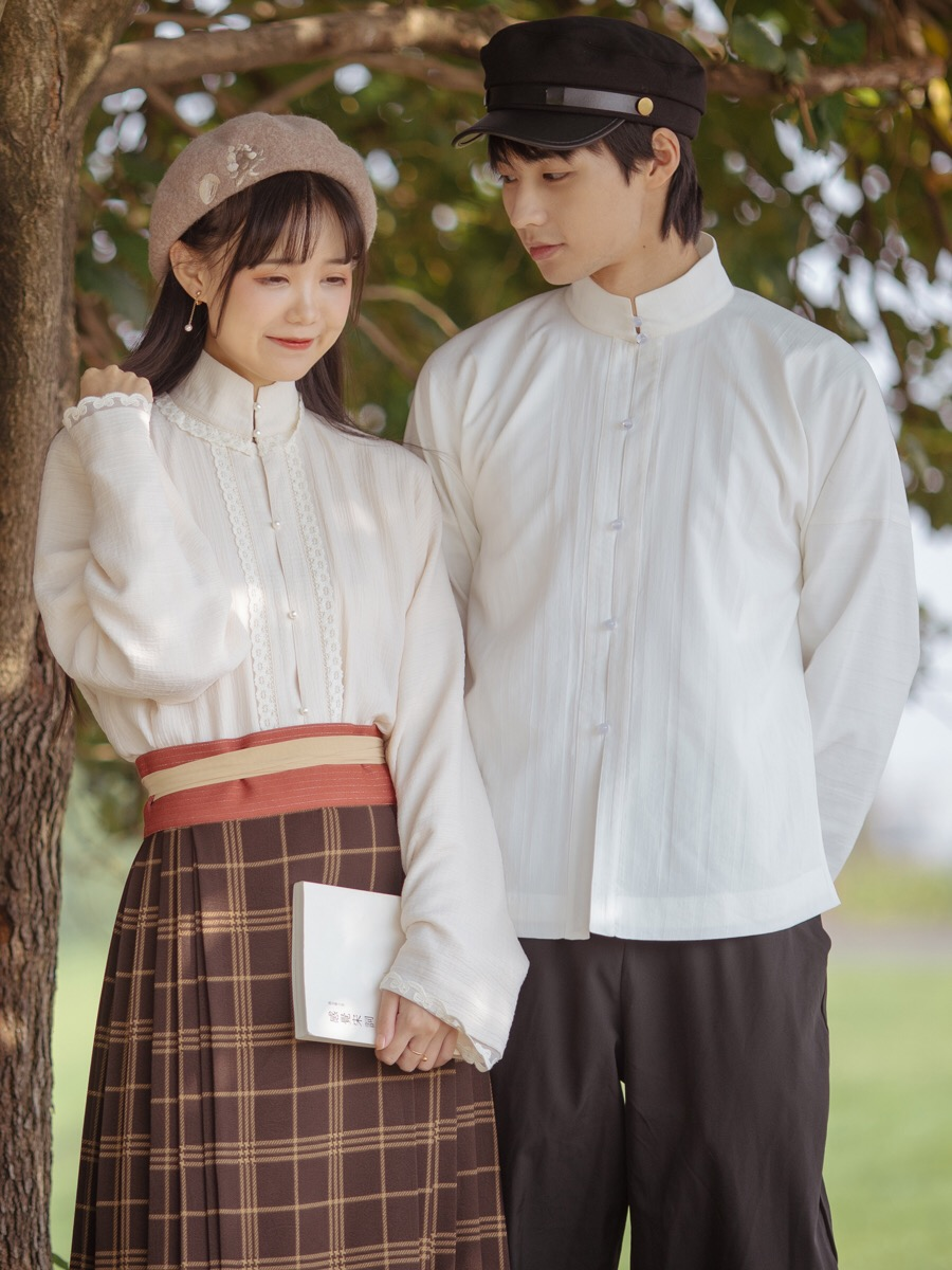 “学院风”汉服长什么样？不仅简约时尚，还很保暖，高级感十足