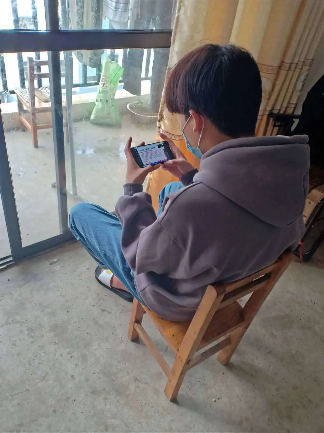 携创暖心流量包助力贫困学子，让线上教育“一个都不能少”