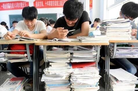 教育部取消“尖子班”，“普通班”迎来春天，学霸却有苦难言