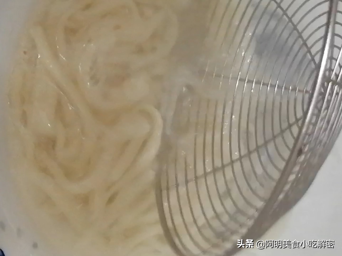 手工拉面的做法和配方（家常拉面的做法好吃又劲道）