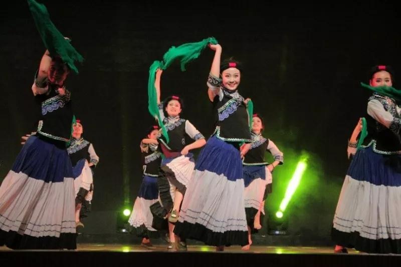 餐厅配备钢琴，三大校区美不胜收，还是西游记拍摄地！四川这所高校让人心动