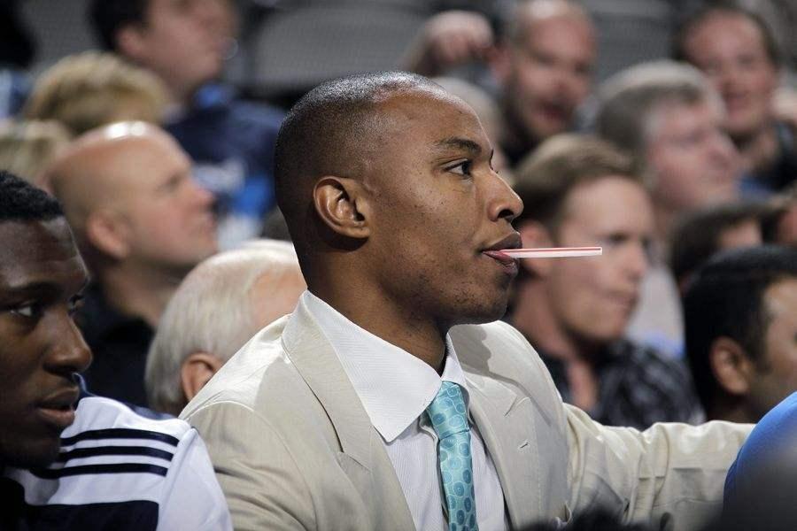 nba为什么要手环（NBA被明令禁止的装备：运动手环也不能戴，乔丹AJ鞋颜色太骚被禁）