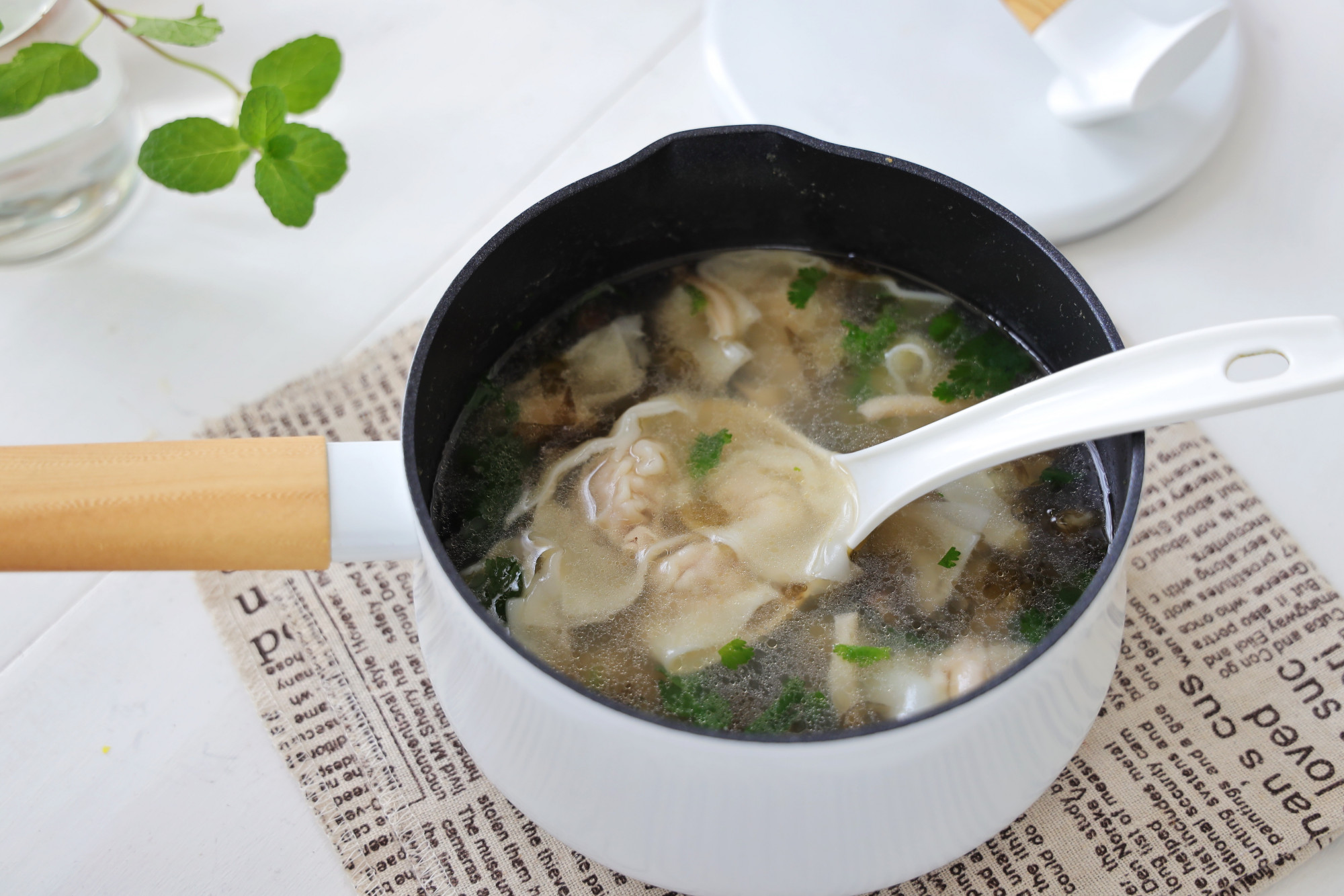 馄饨馅的做法和配料（肉馅儿这样调鲜美又滑嫩）