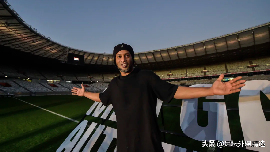 罗纳尔迪尼奥巴黎圣日耳曼副队长罗纳尔多巴黎圣日耳曼