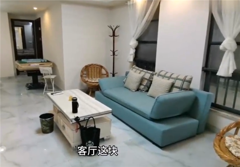 150w复式小别墅，入户就有50㎡花园，蓝砖设计满满的民国风