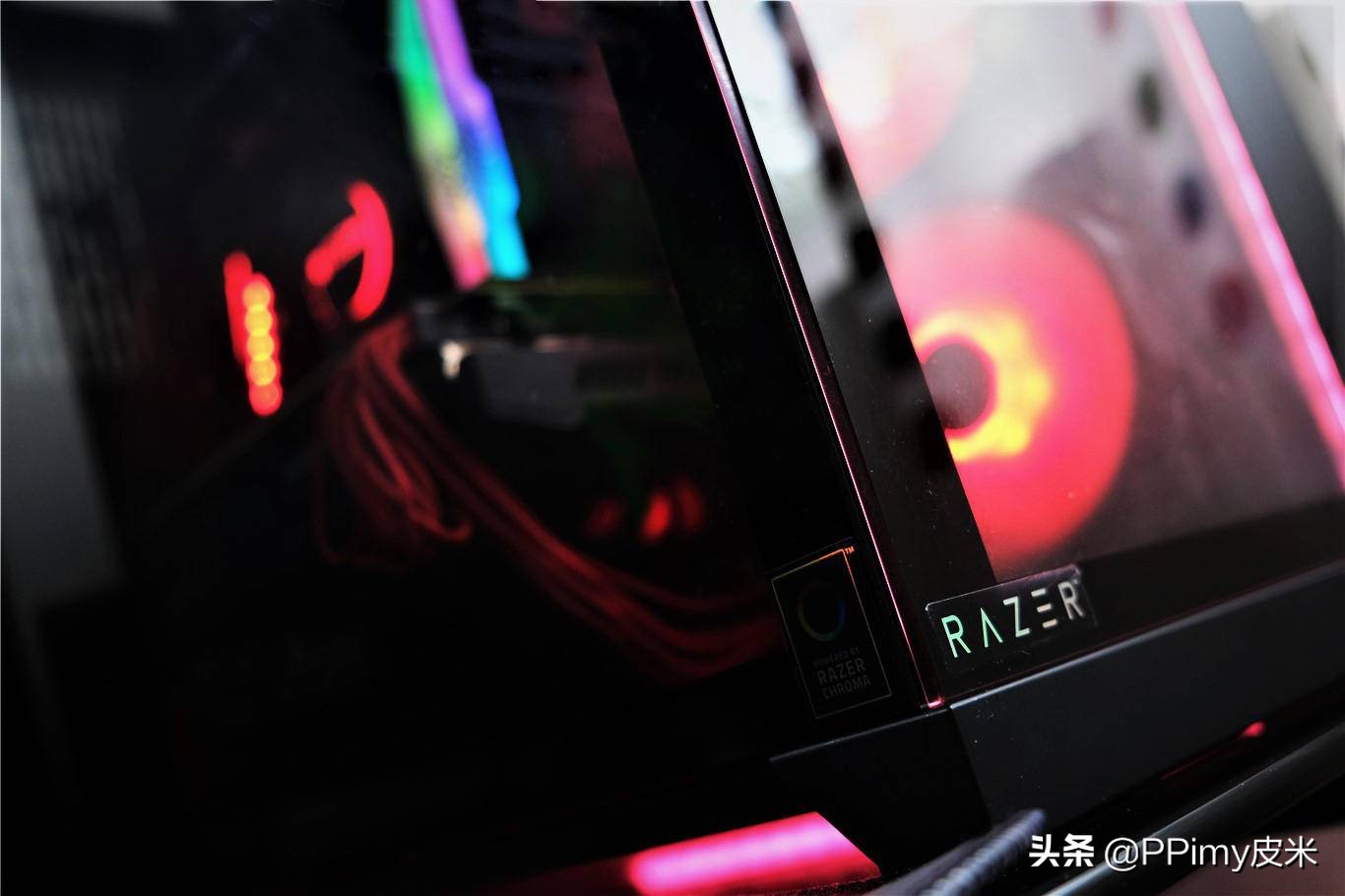 极致轻量：雷蛇Razer毒蝰69蛇鼠标