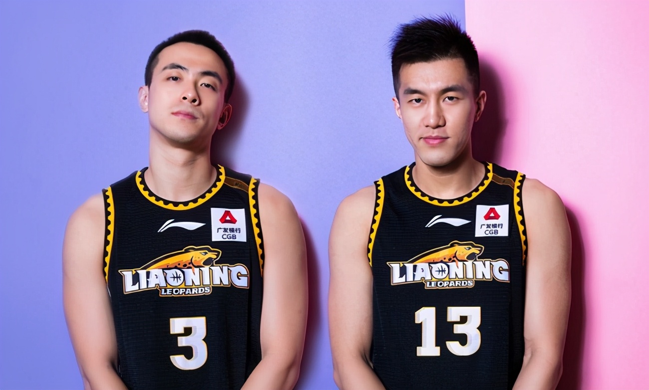 cba為什么穿白鞋（僅剩郭艾倫一人！贊助商沒給周琦買特殊穿鞋名額，只能穿光板戰靴）