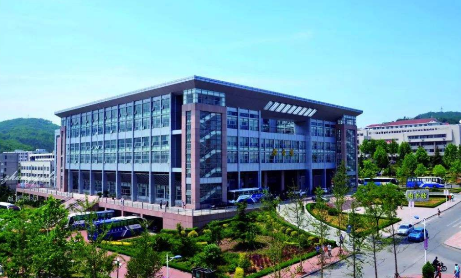 这3所山东的综合类二本高校，适合中等生报考，优势多就业机会多