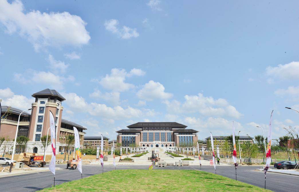 江苏“不起眼”的4所大学，一本分数可以报考，适合外省学生