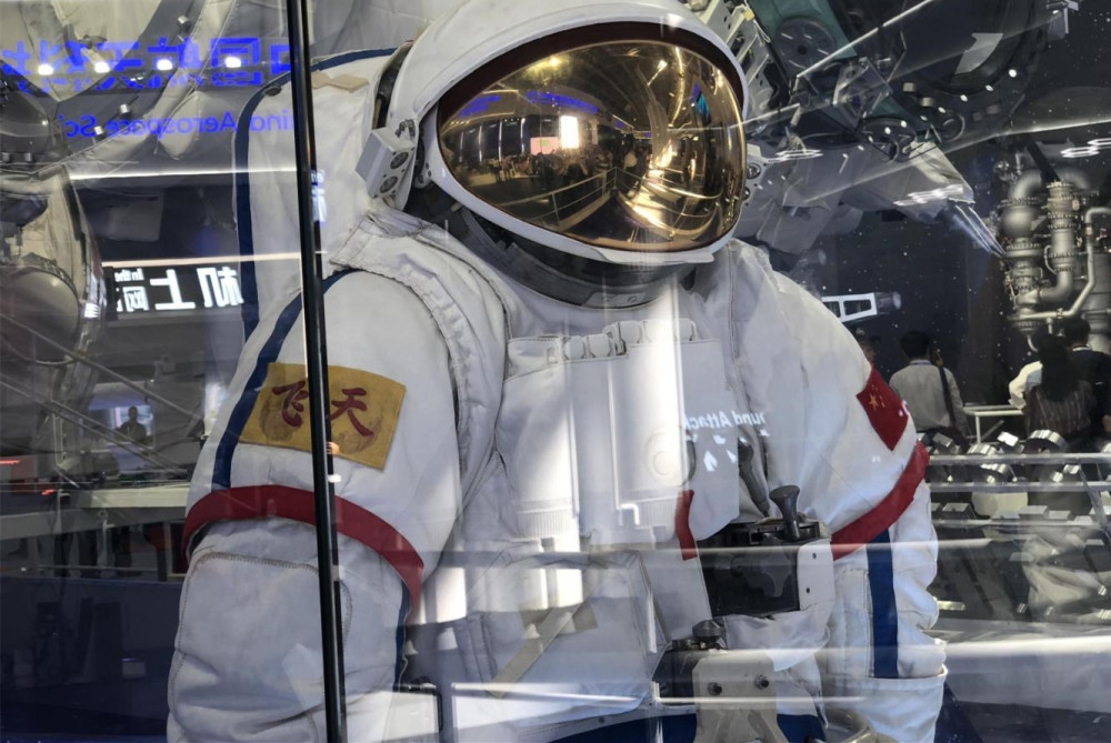 已经批准除了与美国之外的国家可以入驻中国国际空间站,进行太空实验