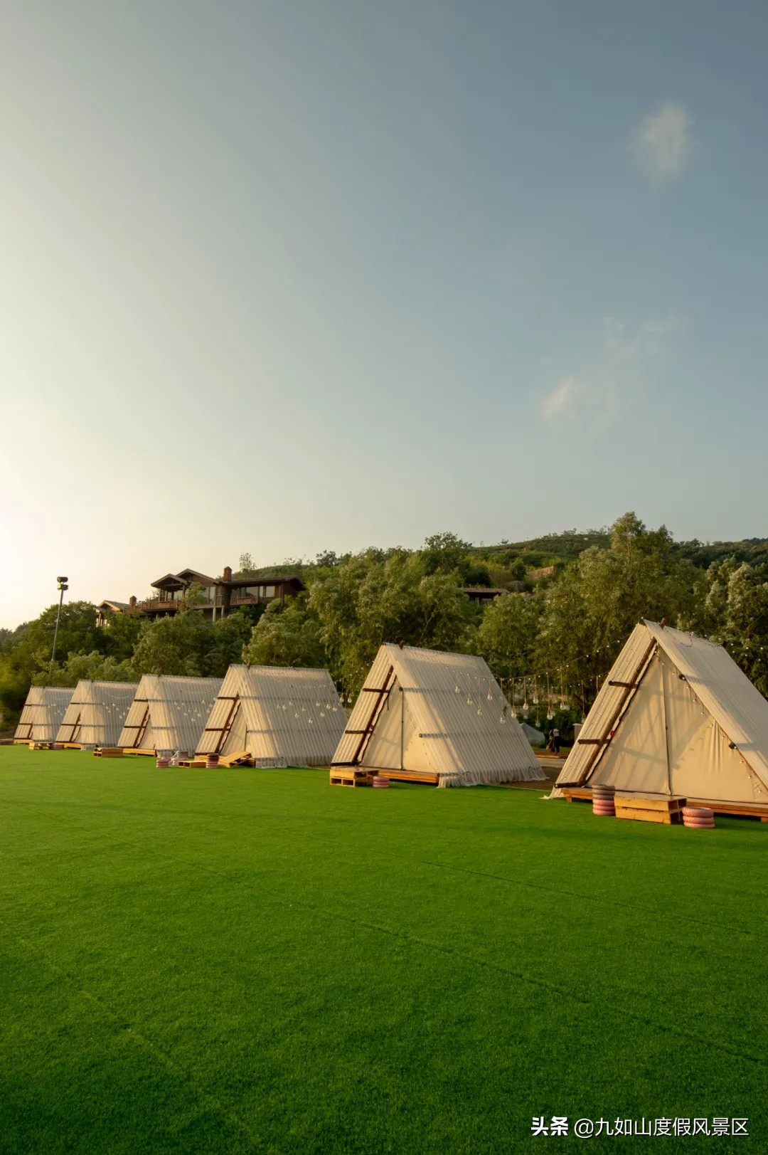 露营就是睡进帐篷？NONONO，这届年轻人都这么玩