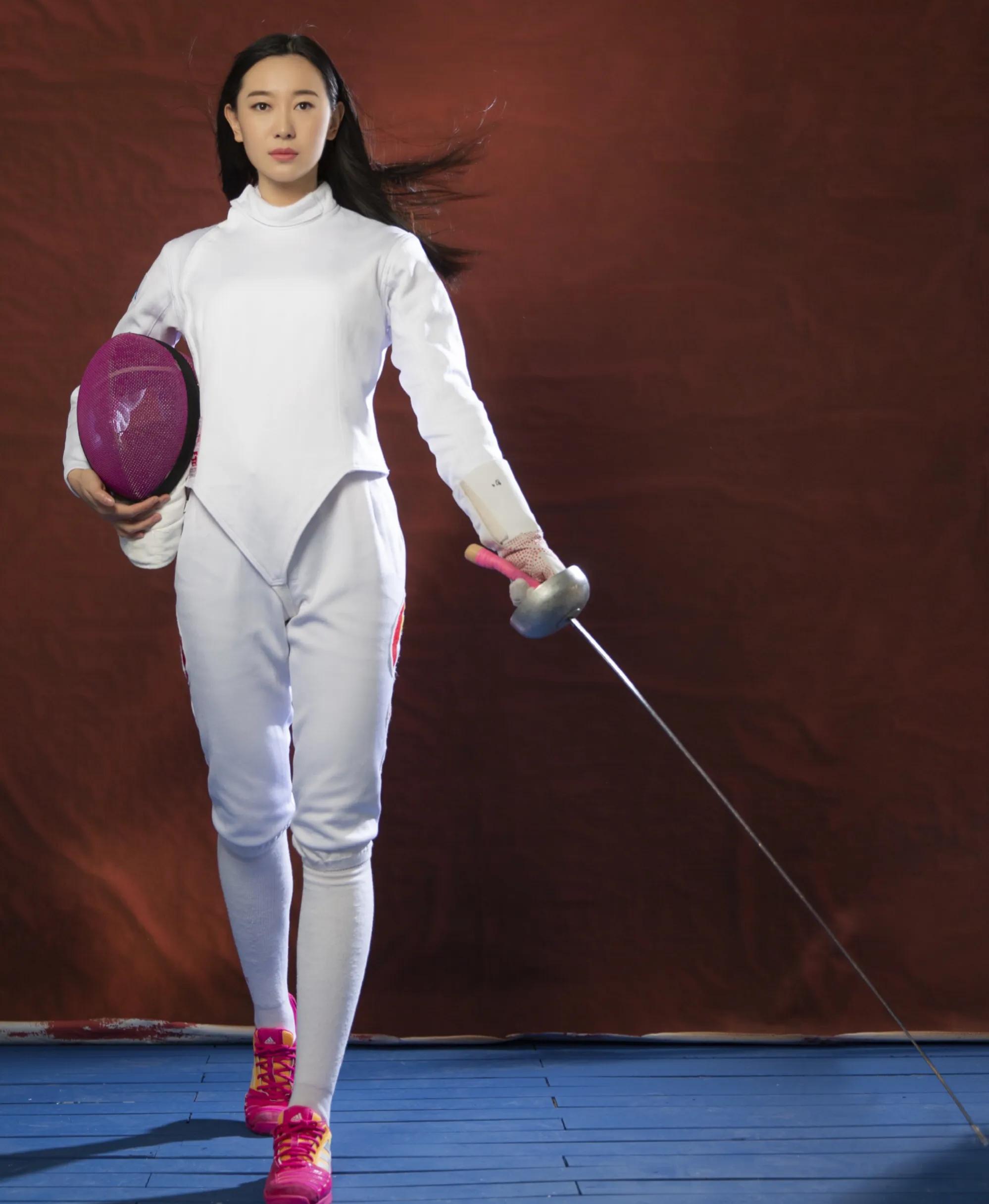 孙一文重剑多重("击剑女神"孙一文,从体弱多病到奥运冠军,堪称新一代