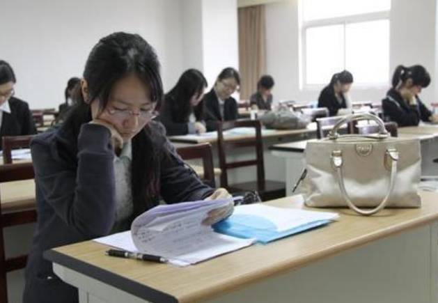 毕业后才知道，公办专科和民办三本截然不同，学生早知晓有好处