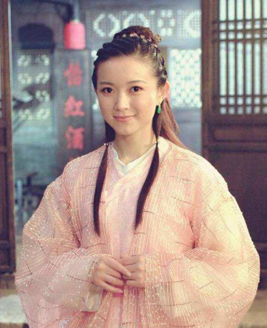 后走了风情妖艳的路线,主要作品有《红色》,《半妖倾城》,《鬓边不是