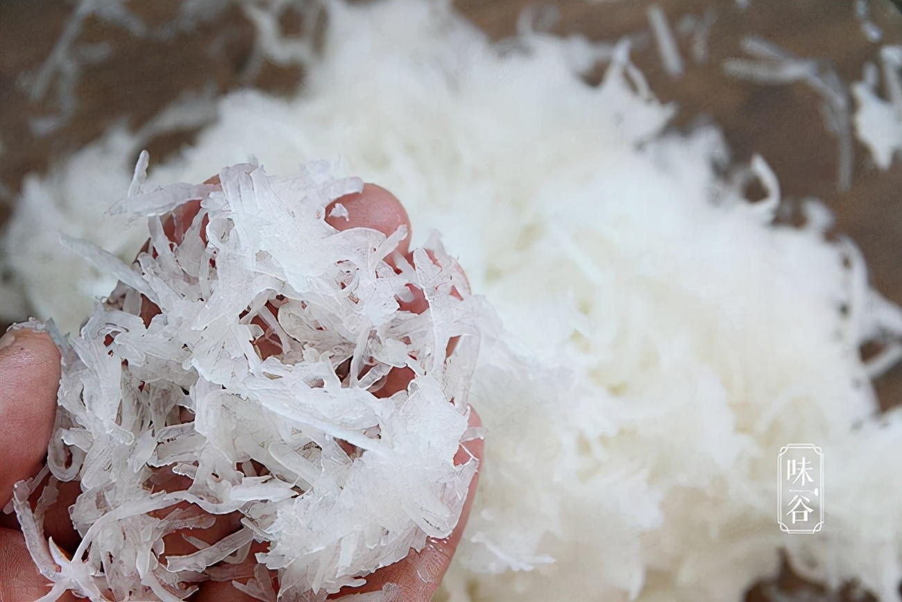 入冬后要多吃这菜，上锅一蒸就能吃，清淡爽口又开胃，孩子吃得香