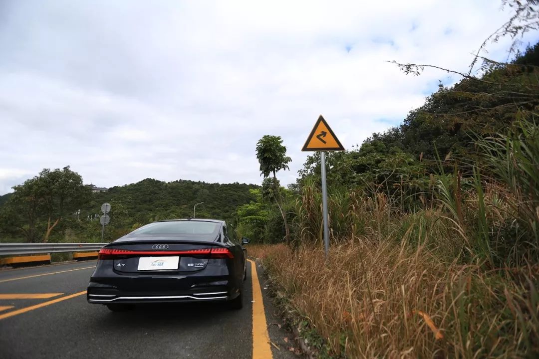 试了几天不想还车！奥迪A7教科书般地演绎“帅”字背后的功力