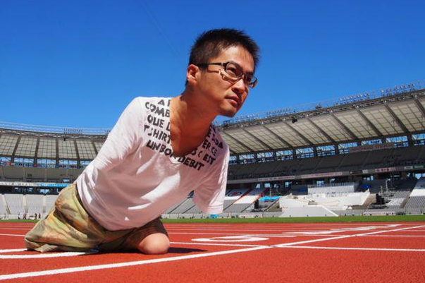 天生没有四肢，婚内出轨5人，交小20岁女友，日本美女就这审美？